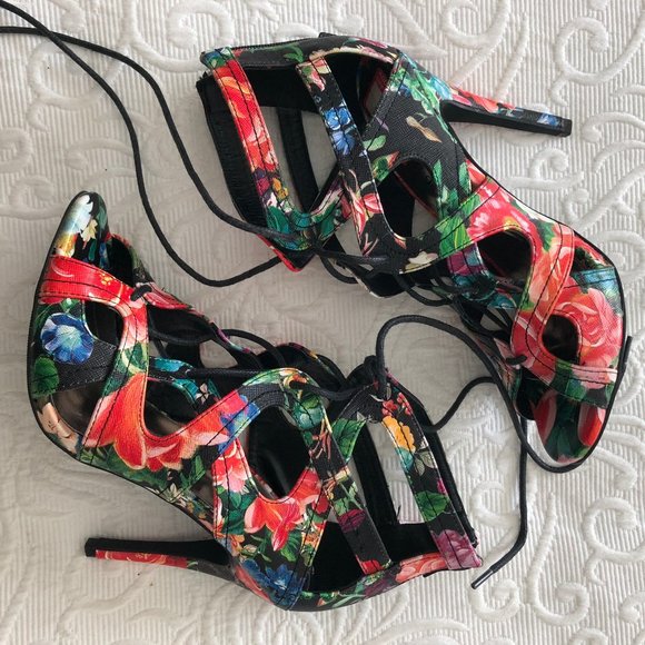 NEW Steve Madden "DITTAA" Floral Lace Stiletto Heels 9 Black Red Green Lolita - Picture 2 of 14